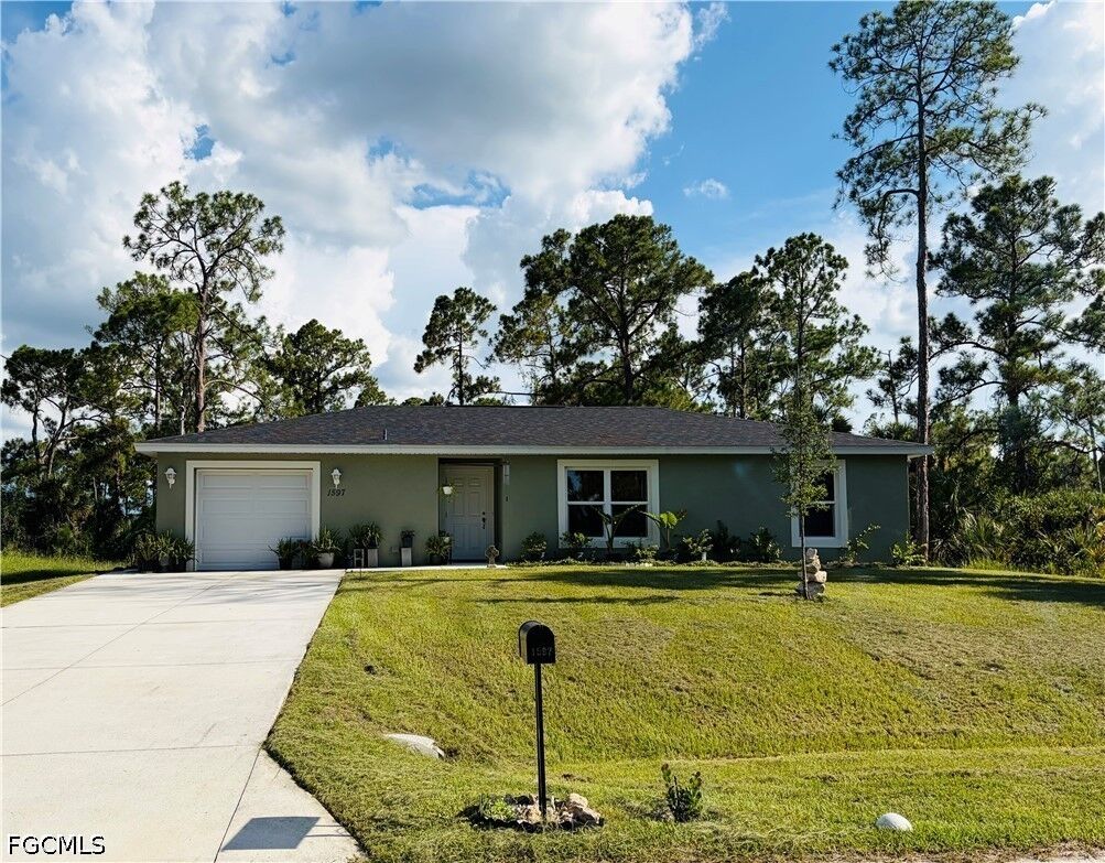 Property Photo:  1597 Rugby Lane  FL 33935 