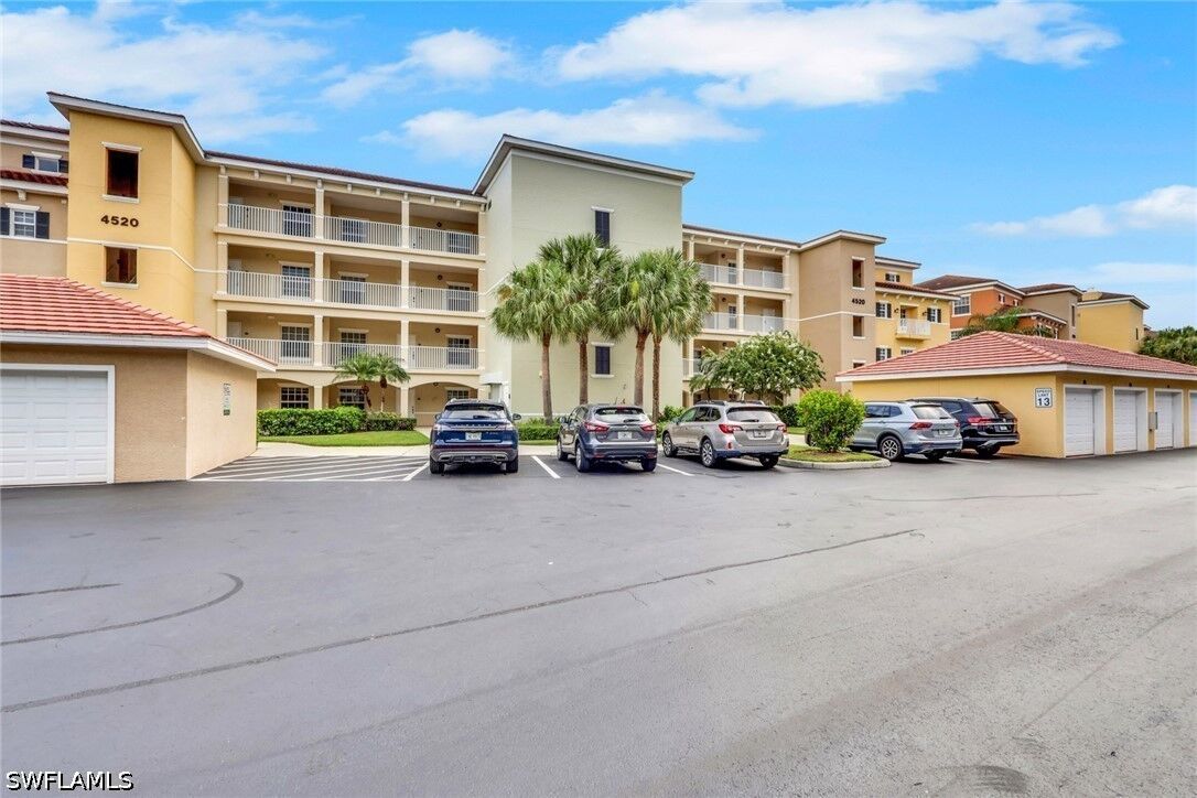 Property Photo: 4520 Botanical Place Circle 204 FL 34112