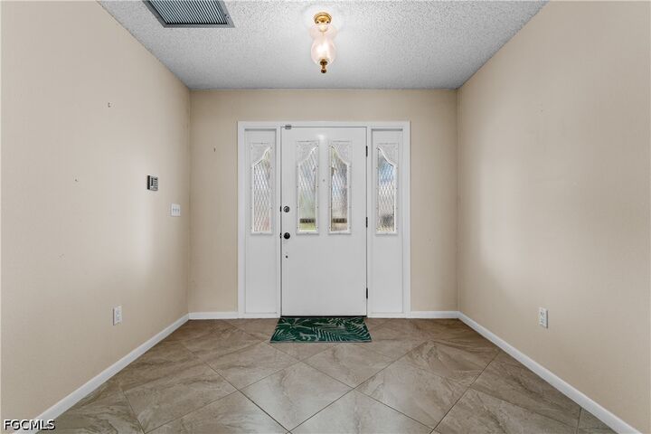 Property Photo: 1238 N Brandywine Circle FL 33919