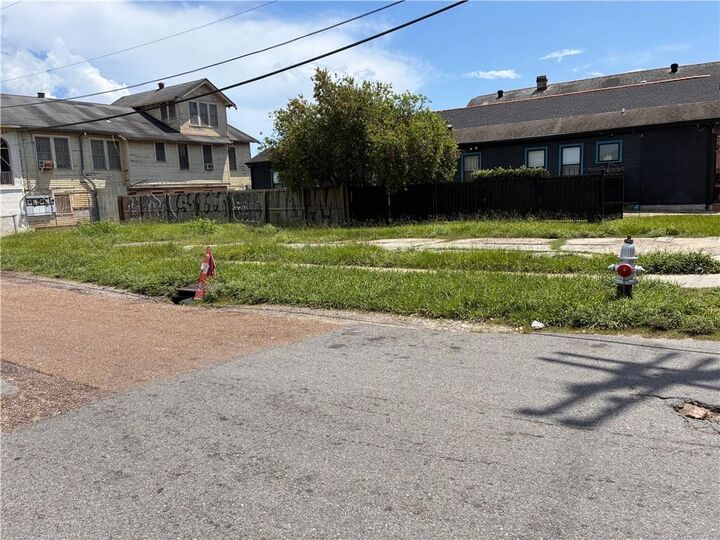 Property Photo:  1480 N Claiborne Avenue  LA 70116 