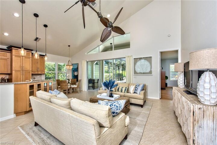 Property Photo: 1705 Marsh Run FL 34109