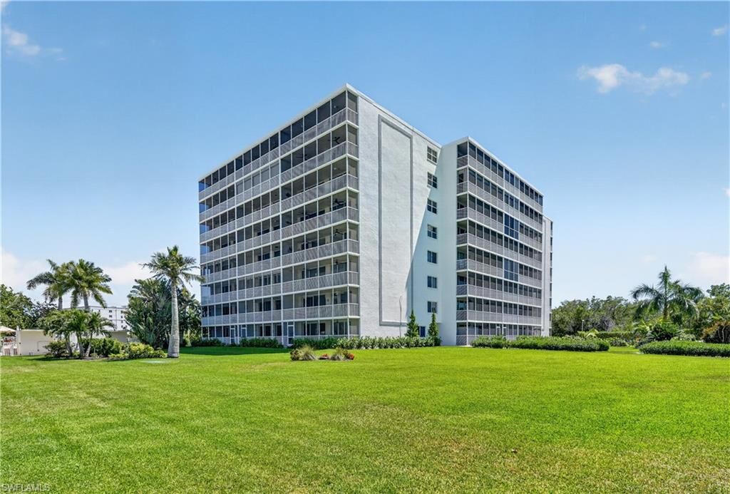 Property Photo: 5 Bluebill Ave 209 FL 34108