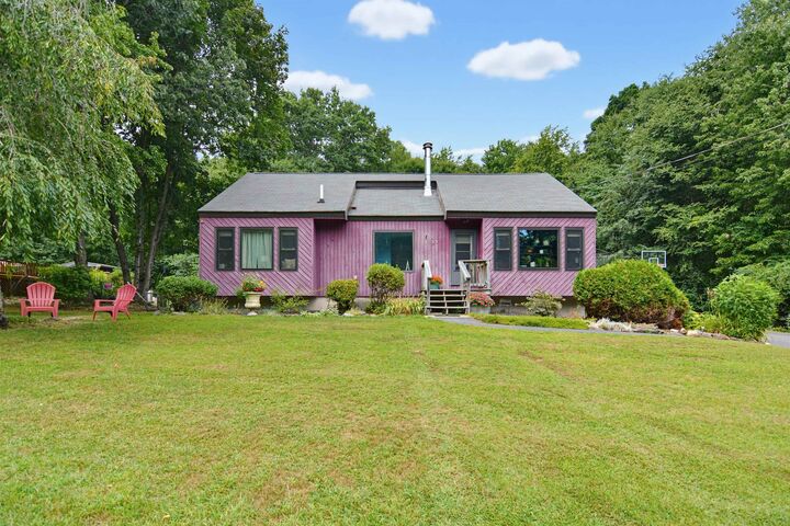 Property Photo:  33 Redfield Circle  NH 03038 