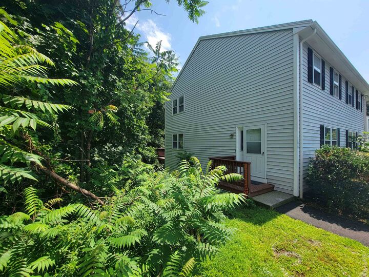 Property Photo: 286 Winding Pond Road NH 03053