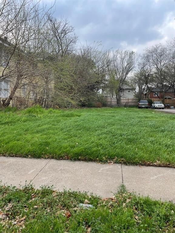 Property Photo: 4629 Worth Street TX 75246