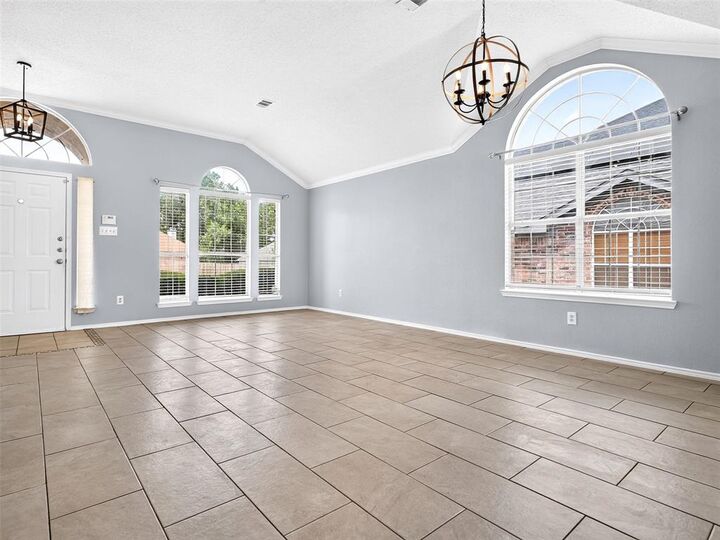 Property Photo: 1022 Pondview Drive TX 75104