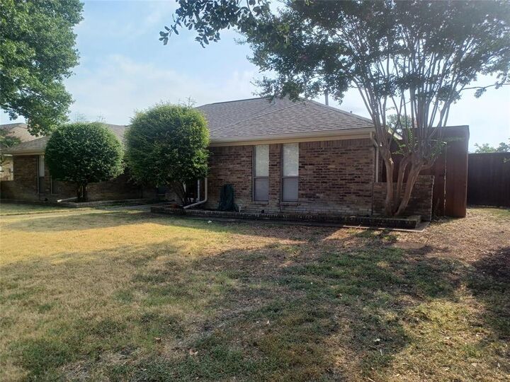 Property Photo:  13114 Halwin Circle  TX 75243 
