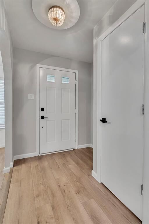 Property Photo:  305 Northglen Drive  TX 76054 