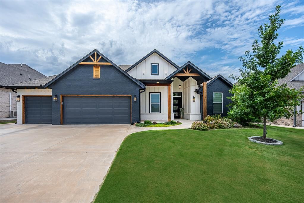 Property Photo:  1322 Presidio Drive  OK 73072 