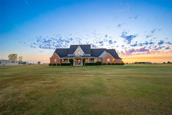 Property Photo:  9301 Southern View Drive  OK 73165 