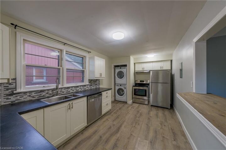 Property Photo:  244 Upper Paradise Road Upper  ON L9C 5C2 