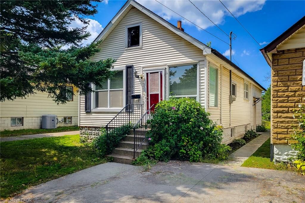 Property Photo:  224 East 8th Street  ON L9A 3L8 