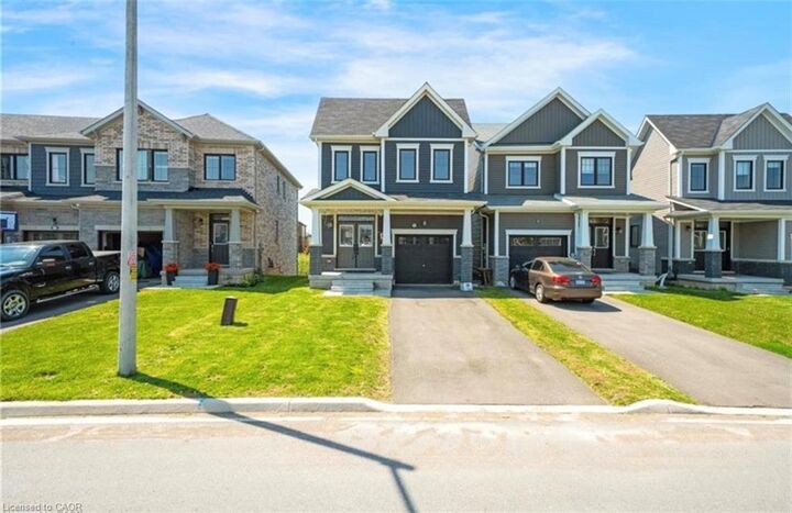 Property Photo: 305 Vanilla Trail ON L2V 0K8