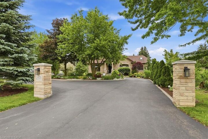 2371 Snyders Road E — photo 1