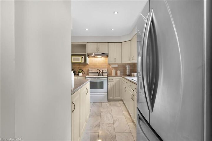 Property Photo:  421 Bairstow Crescent  ON N2K 2H7 