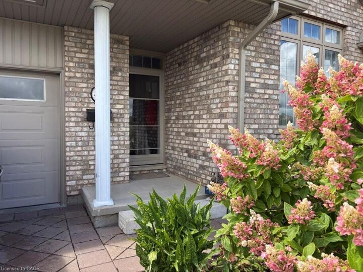 Property Photo:  44 Livingston Boulevard 11  ON N3A 4M7 