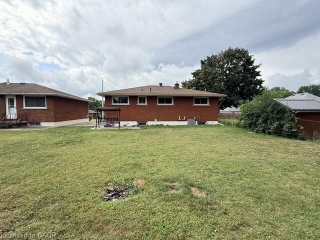 Property Photo:  236 Bruce Street Upper  ON N3S 4Z9 