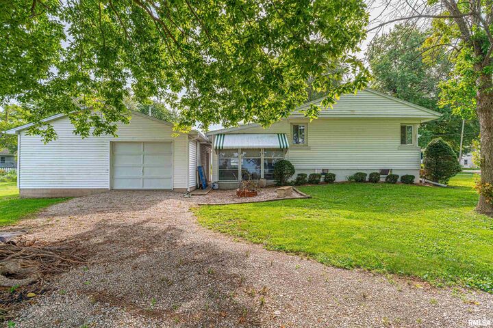 Property Photo: 515 W Morgan Street IL 62548