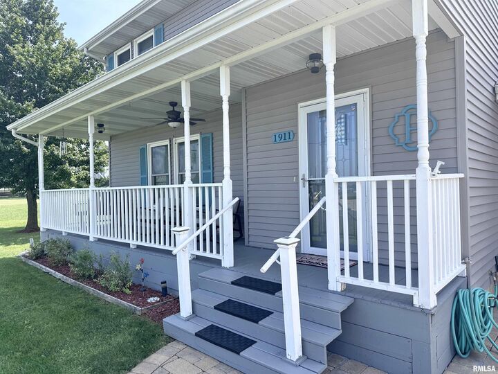 Property Photo: 1911 Southbrooke Road IL 62650