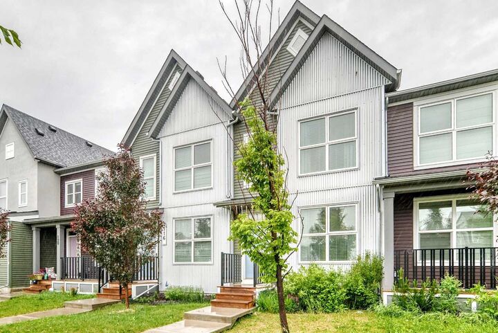 Property Photo:  112 Carrington Boulevard NW  AB T3P 1K8 