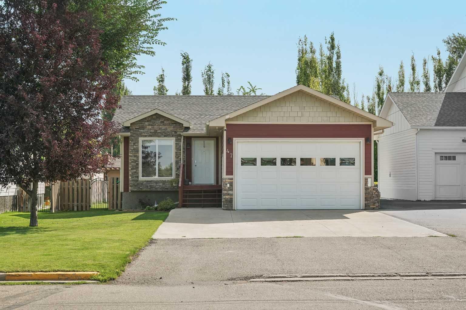 Property Photo: 47 N 1 Street E AB T0K 1J0