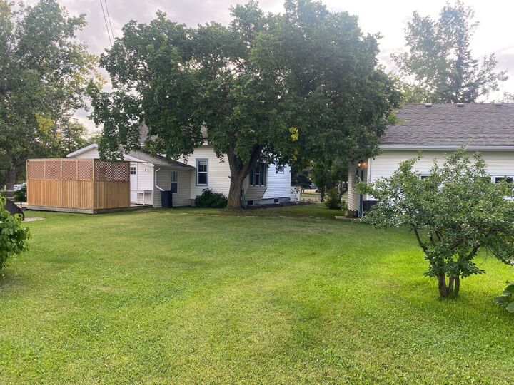 Property Photo: 317 Main Street West Street W AB T0B 0A0