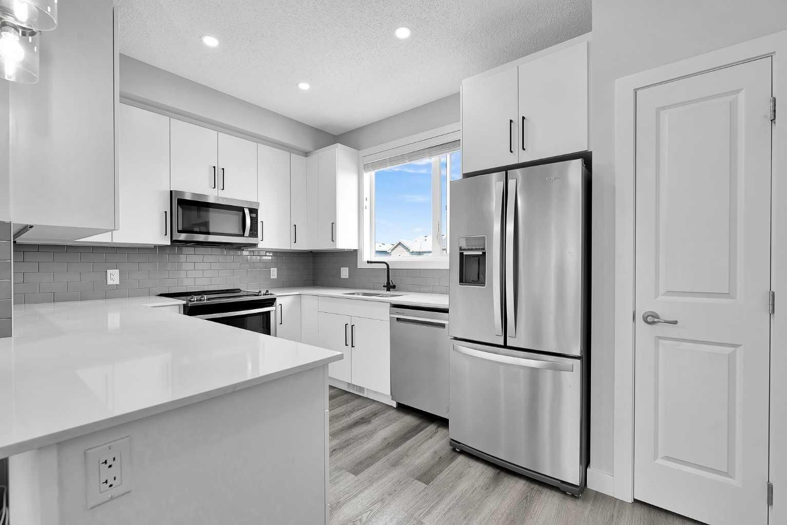 Property Photo: 16 Evanscrest Park NW 512 AB T3P 1R3