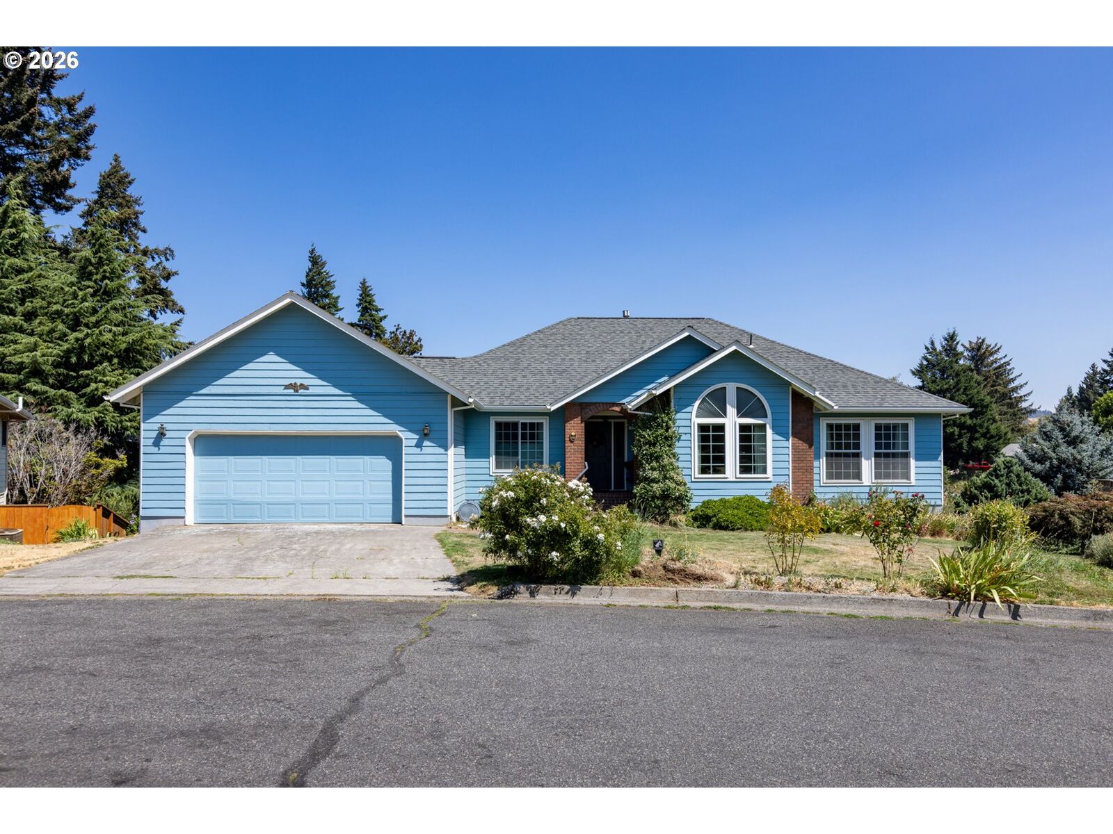 Property Photo: 938 Hood View Ct OR 97031