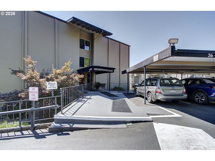 Property Photo:  5585 E Evergreen Blvd 5206  WA 98661 