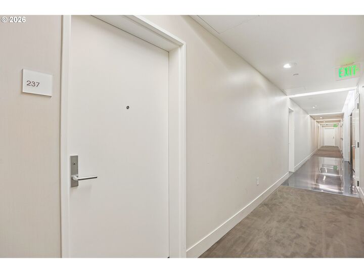 Property Photo: 937 NW Glisan St 237 OR 97209