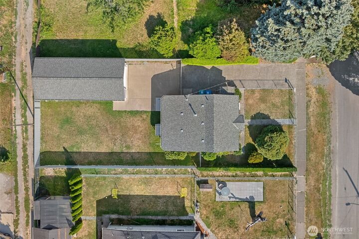 Property Photo:  516 S Trenton Street  WA 98108 
