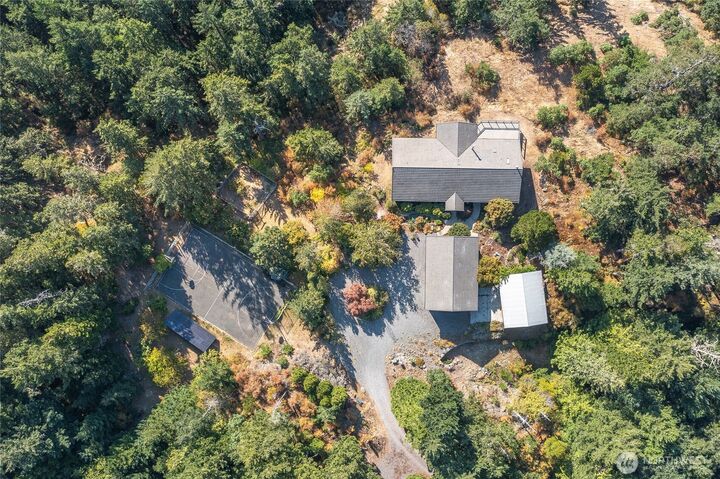 Property Photo: 404 Lookout Loop WA 98245