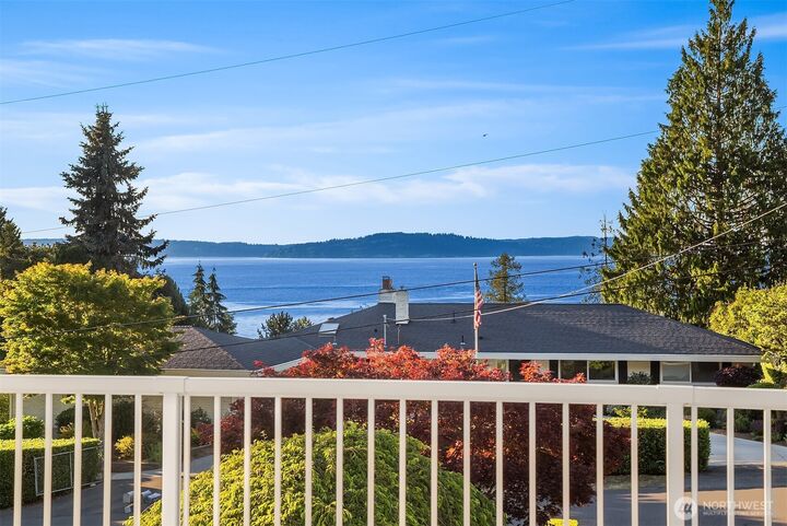 Property Photo: 8308 Frederick Place WA 98026