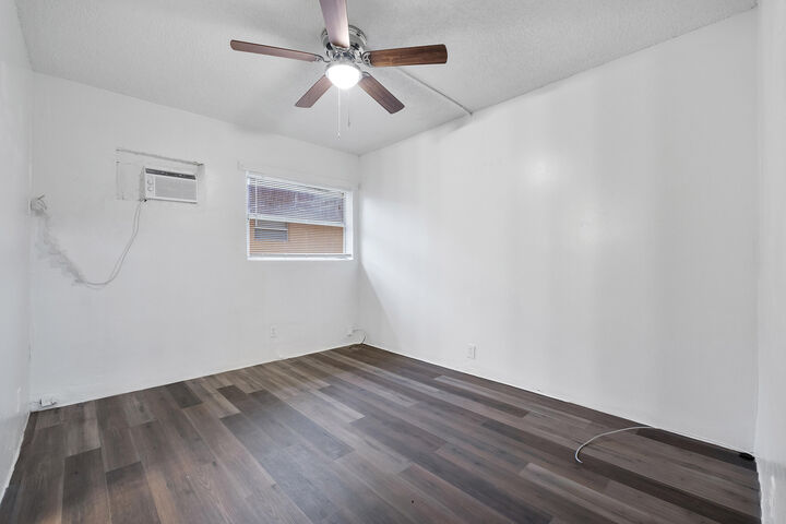 Property Photo:  271 SW 1st Street #1  FL 33441 