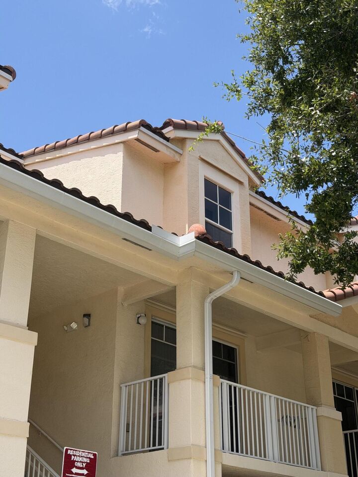 Property Photo:  4823 Chancellor Drive 23  FL 33458 