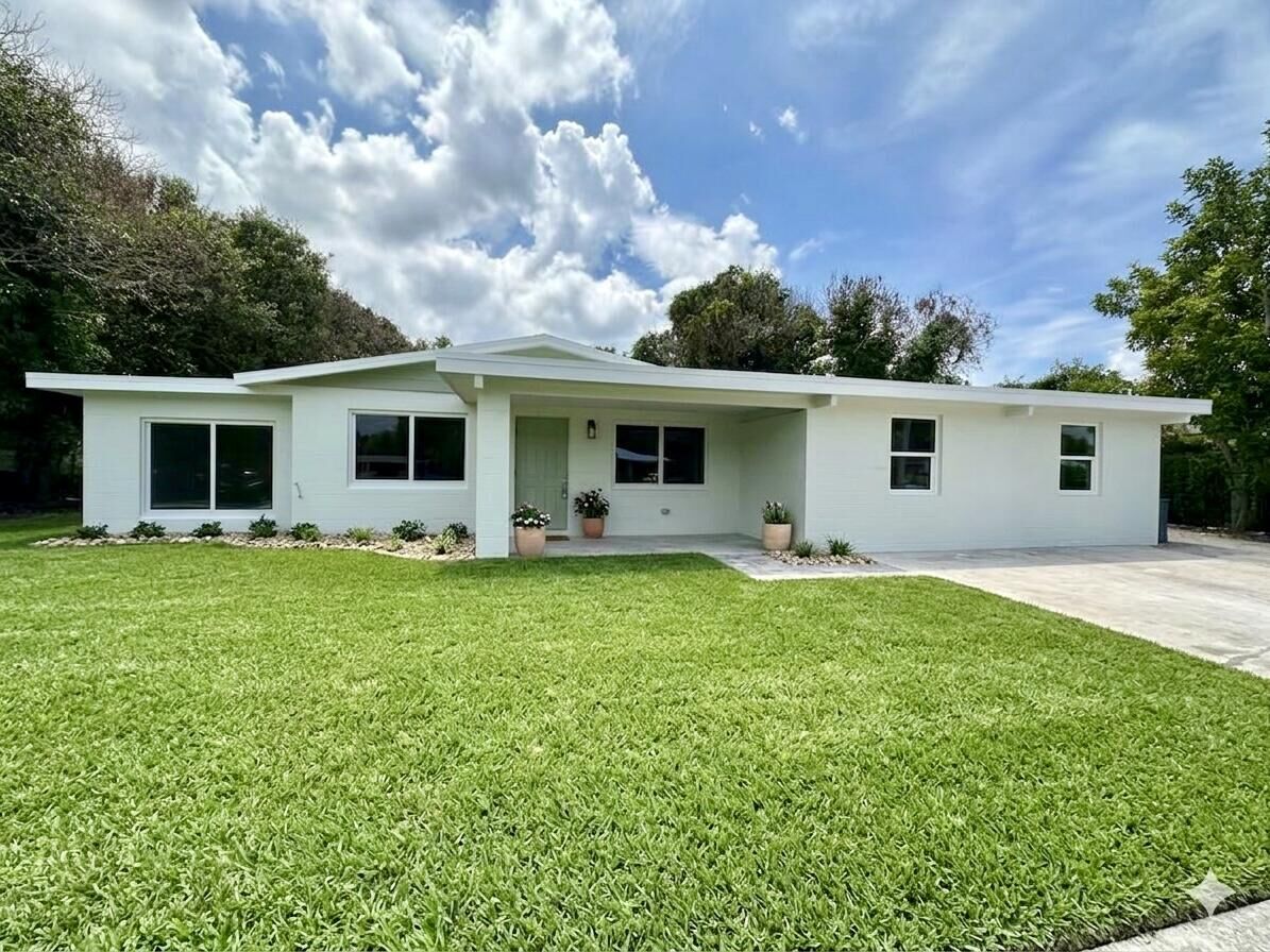 Property Photo:  1913 Wyoming Avenue  FL 34982 
