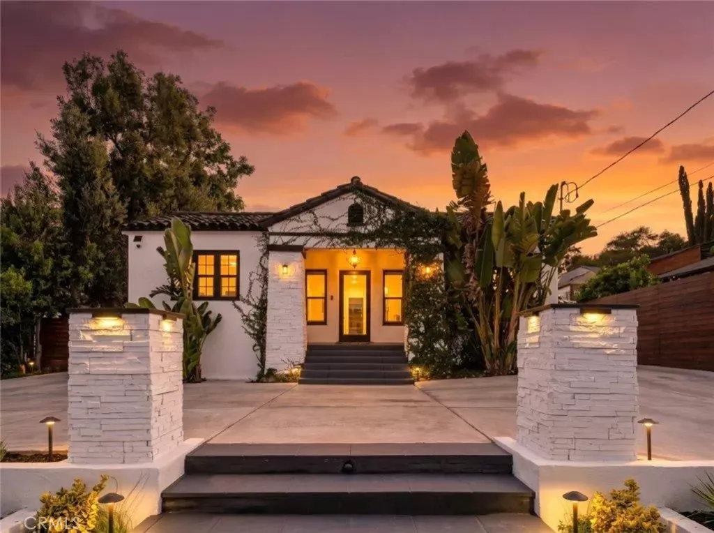 Property Photo:  10617 Vanora Drive  CA 91040 