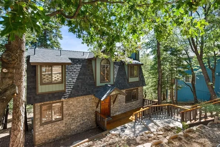Property Photo:  1550 Tuolumne Road  CA 92314 
