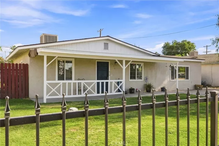 Property Photo: 2700 Lum Ave CA 93304