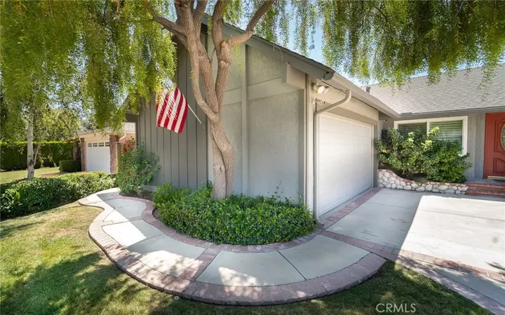 Property Photo: 6050 E Malton Avenue CA 93063