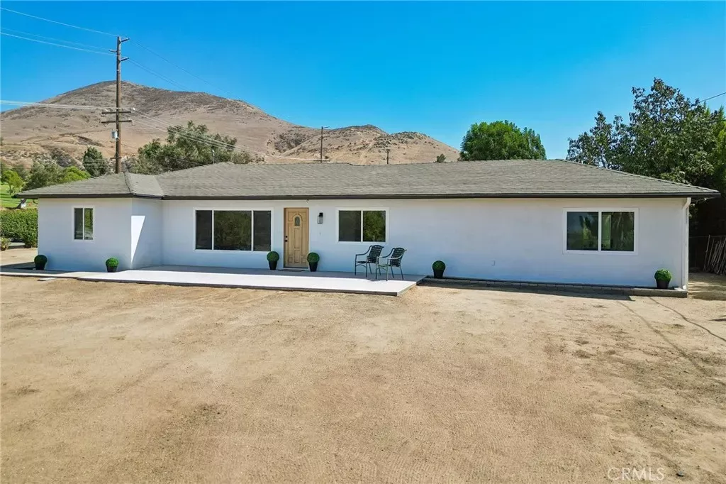 Property Photo:  4818 Crestview  CA 92860 