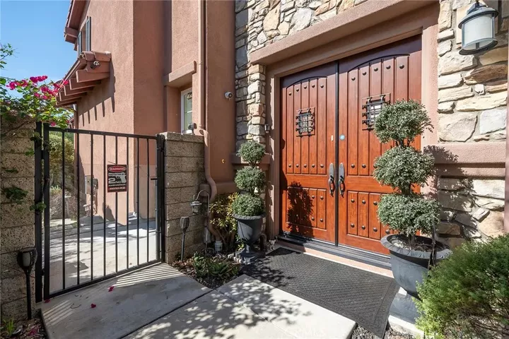Property Photo:  17842 Via Roma  CA 92886 