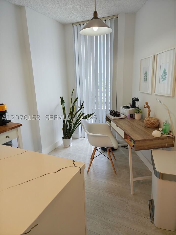 Property Photo:  3300 NE 192nd St 1710  FL 33180 