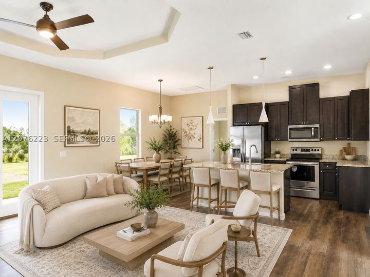 Property Photo:  1109 Kraft St  FL 33935 