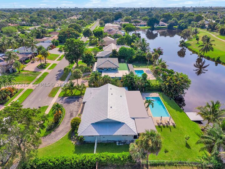 Property Photo:  3324 Lakeview Blvd  FL 33445 