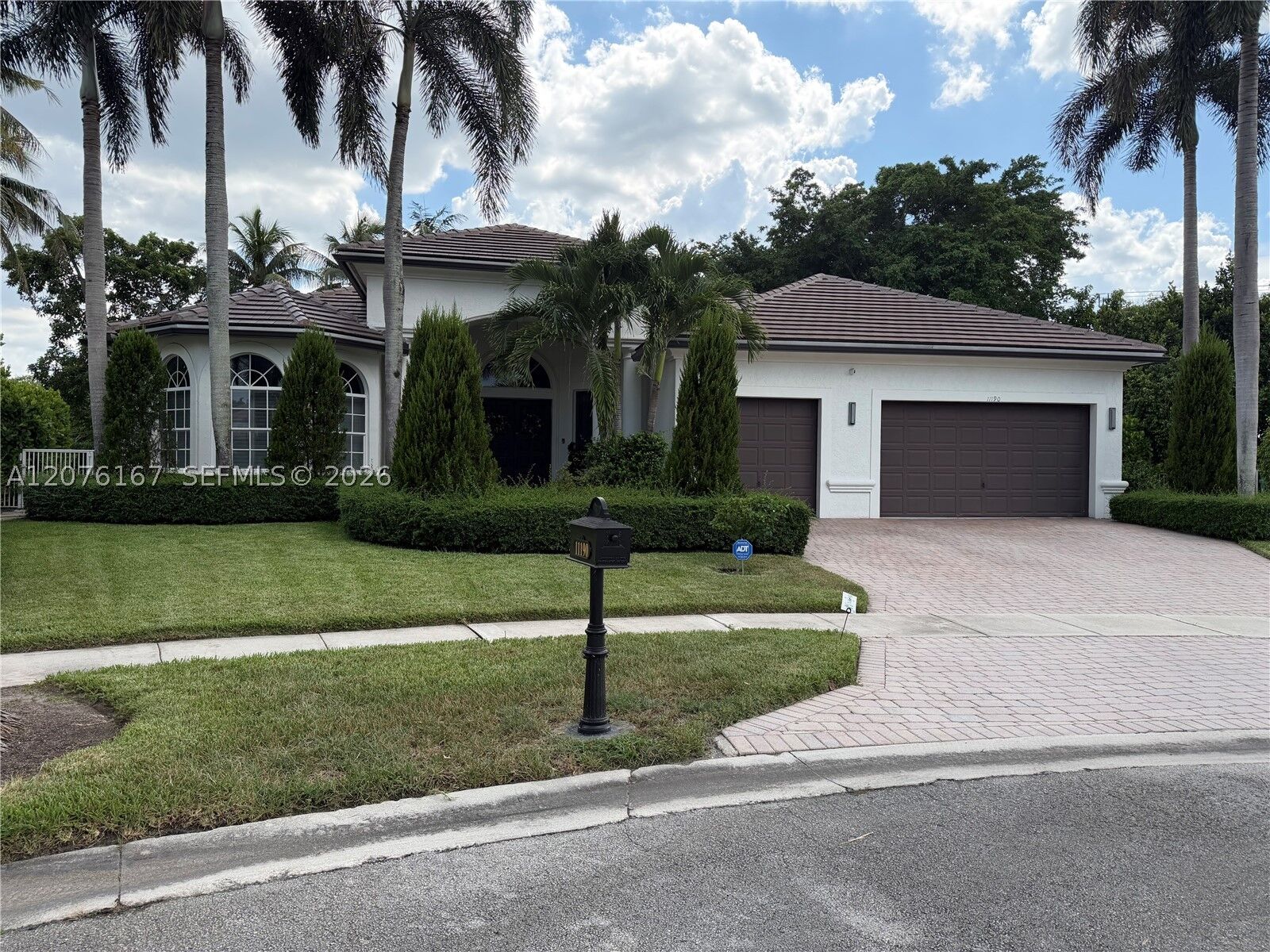 Property Photo: 11190 Redhawk St - FL 33324