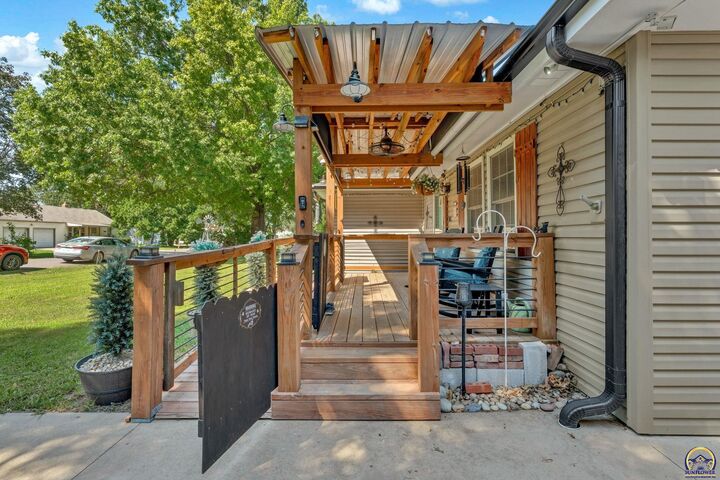 Property Photo: 2224 NW Taylor St KS 66608
