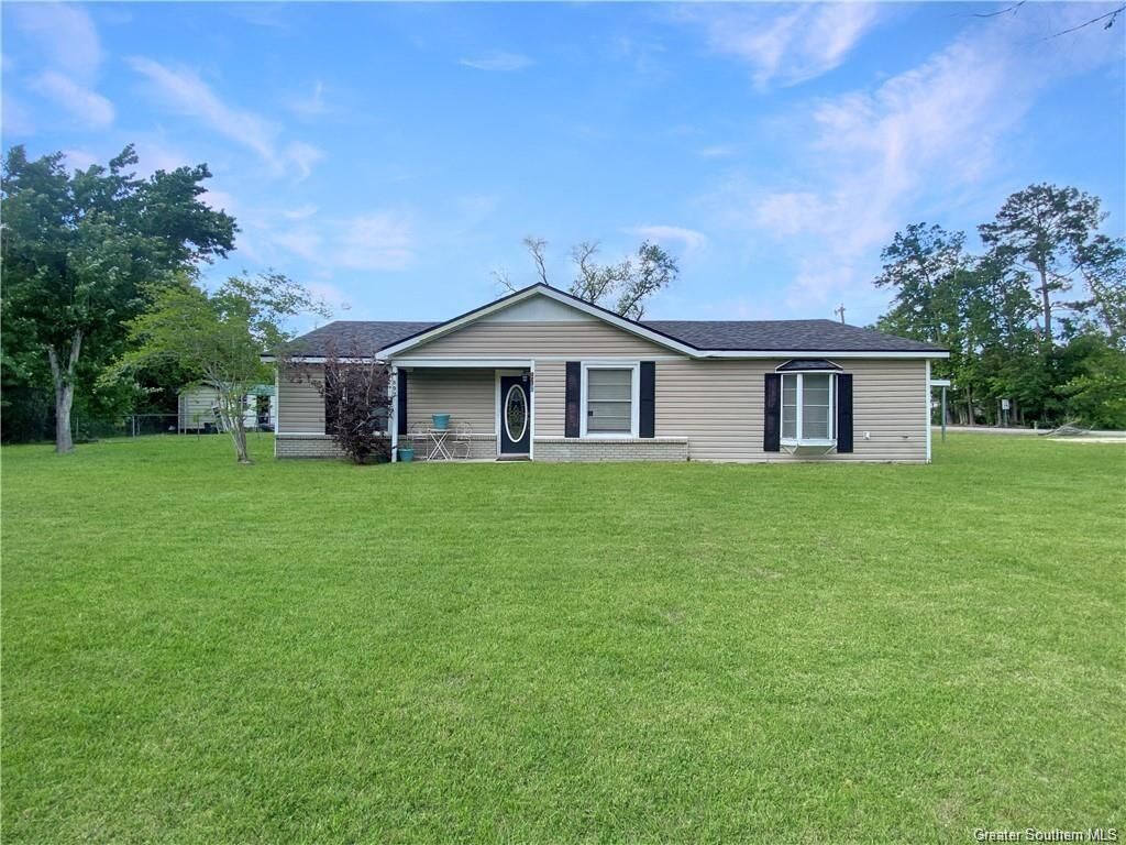Property Photo: 892 Pine Cone Drive LA 70611
