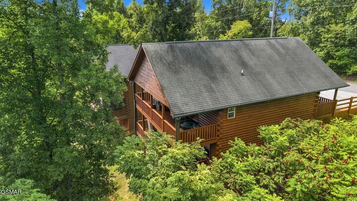 Property Photo: 440 Oak Sky Way TN 37876