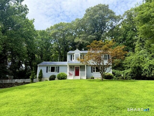 Property Photo:  500 Wolcott Lane  CT 06477 